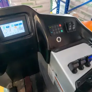 Xe nâng điện VNA 1.6 Tấn (Man-down)