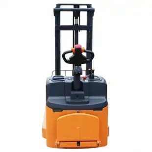 1 . Xe nâng tầm điện 2 tấn
