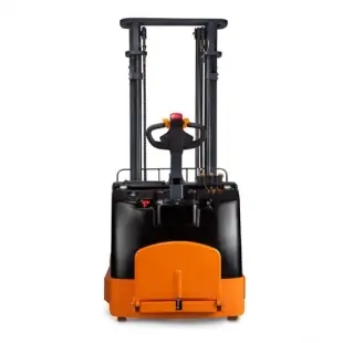 1 . Xe nâng tầm điện 5 tấn