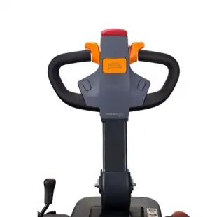 1 . Xe nâng tầm điện 5 tấn