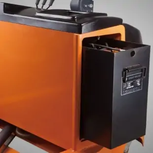 Xe nâng tầm với điện 2 tấn